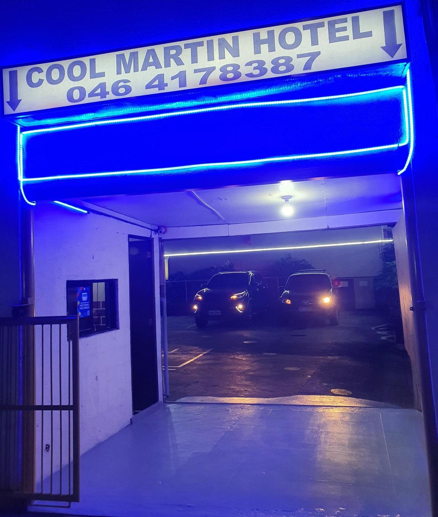 Cool Martin Family Hotel And Resort Bacoor Buitenkant foto